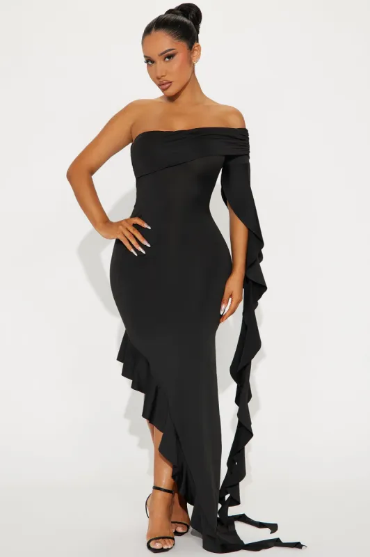 Paris Lover Ruffle Maxi Dress - Black sold by Fashion Nova