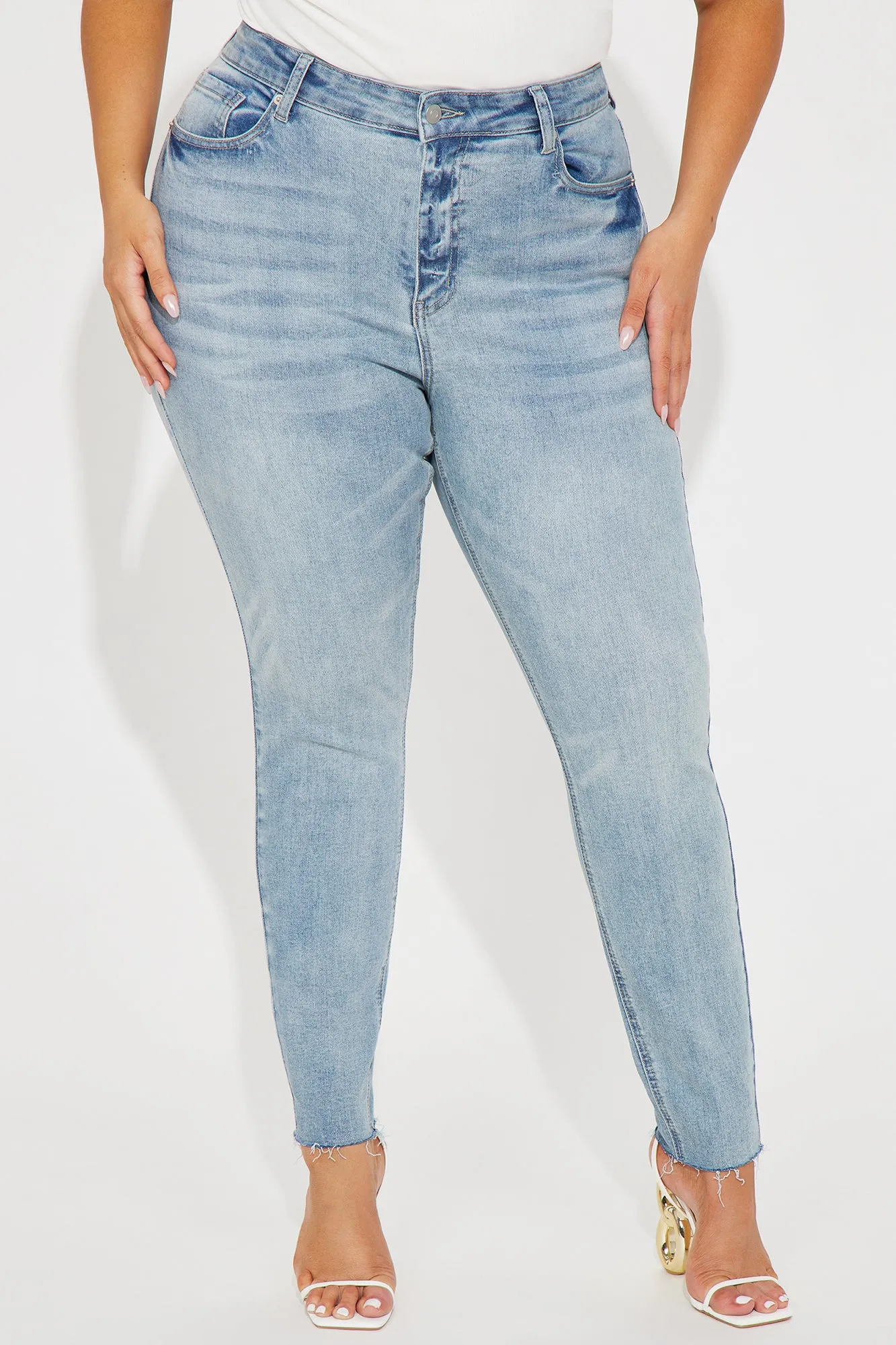She's In The Moment Stretch Skinny Jeans - Medium Wash sold by Fashion Nova product image thumbnail 5