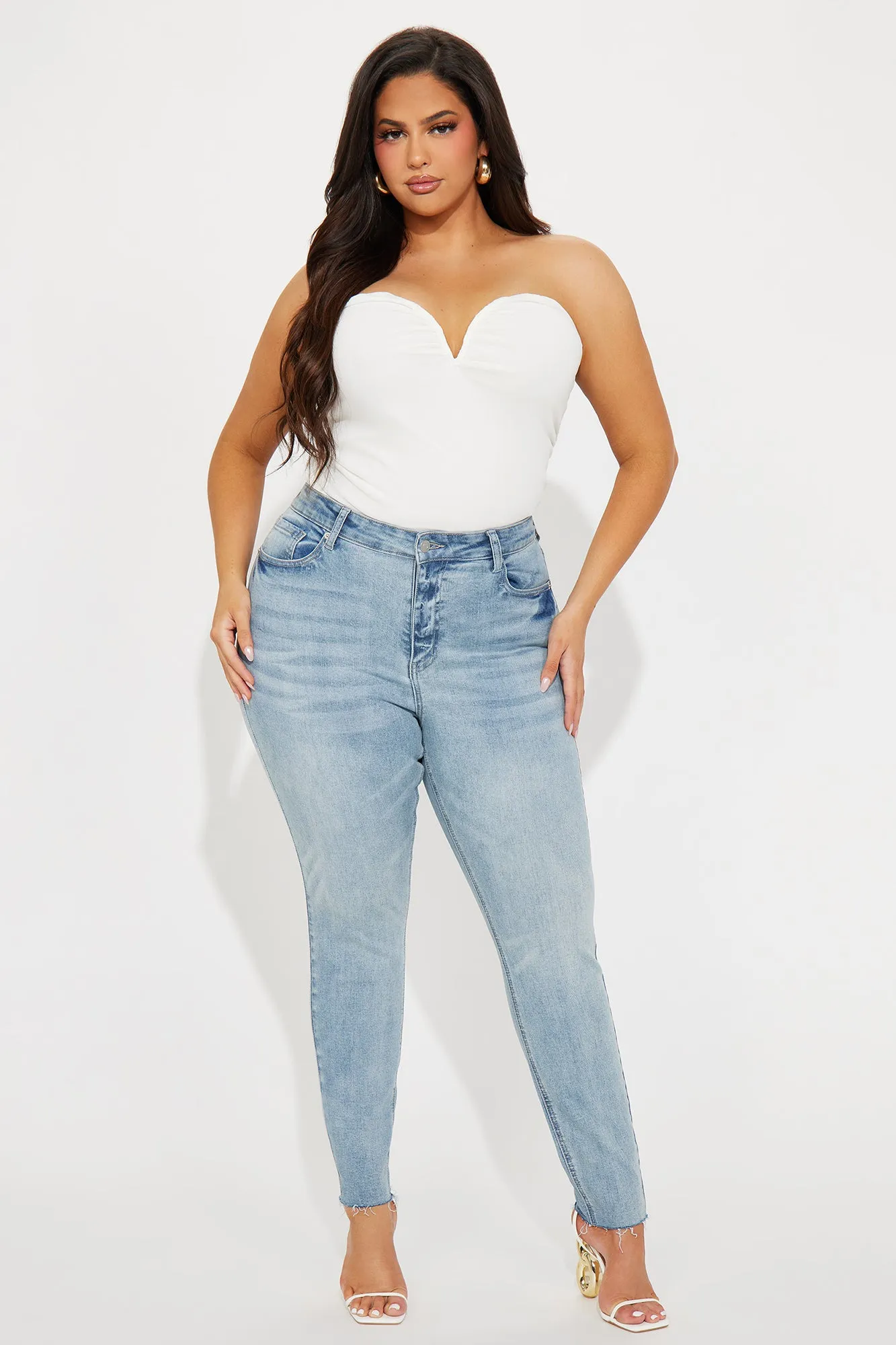 She's In The Moment Stretch Skinny Jeans - Medium Wash sold by Fashion Nova product image thumbnail 4