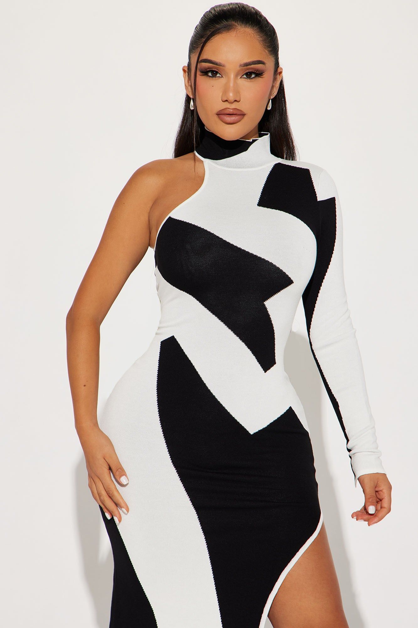 Abstract One Shoulder Maxi Dress - Black/White sold by Fashion Nova product image thumbnail 2