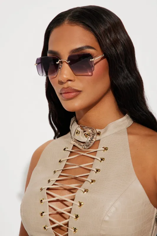 All The Shots Sunglasses - Black/Gold sold by Fashion Nova