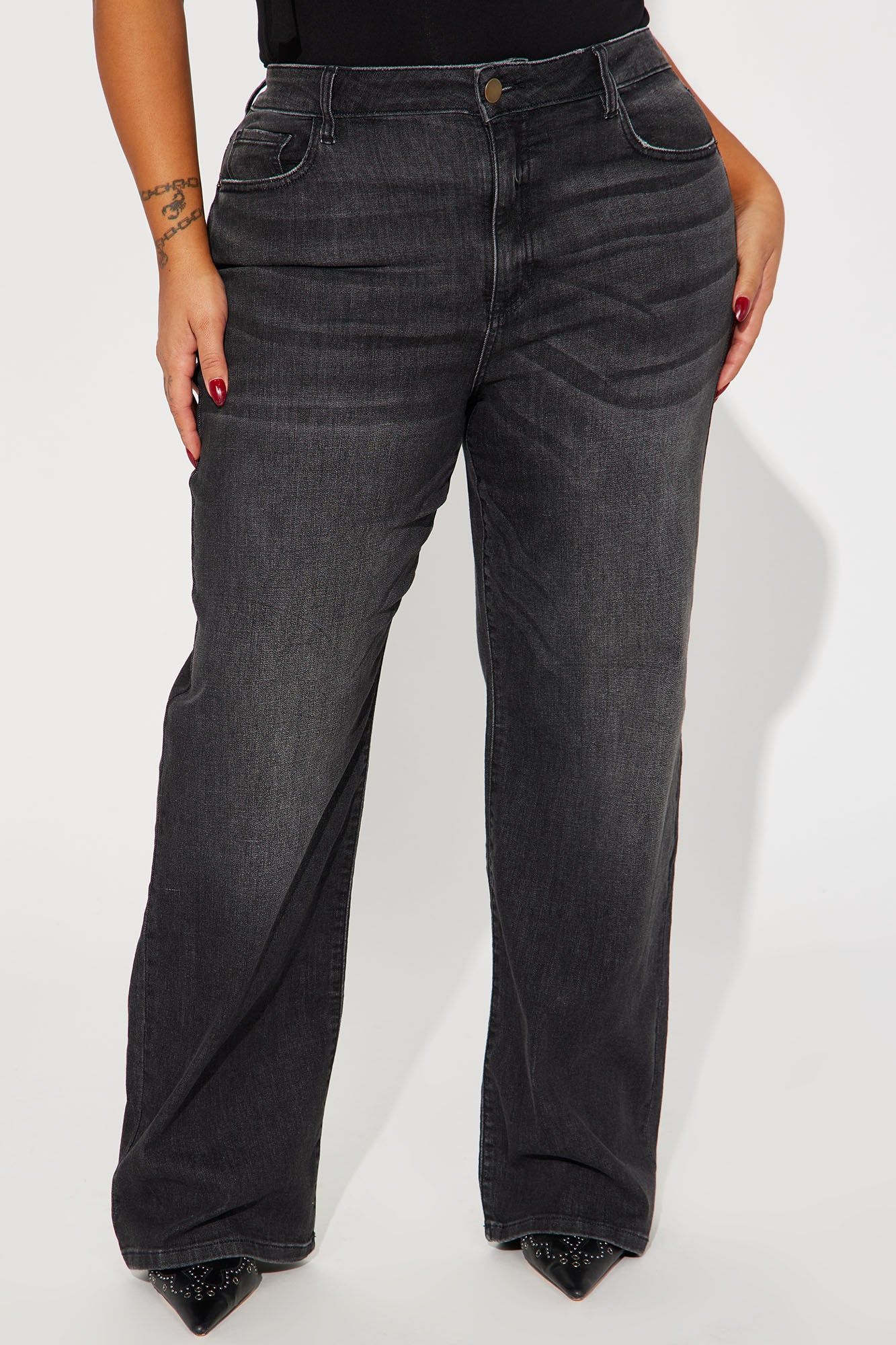 Bellissima Basic Stretch Straight Leg Jeans - Black Wash sold by Fashion Nova product image thumbnail 5