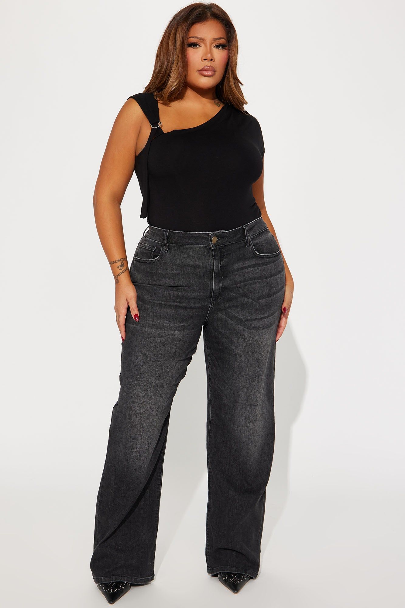 Bellissima Basic Stretch Straight Leg Jeans - Black Wash sold by Fashion Nova product image thumbnail 4