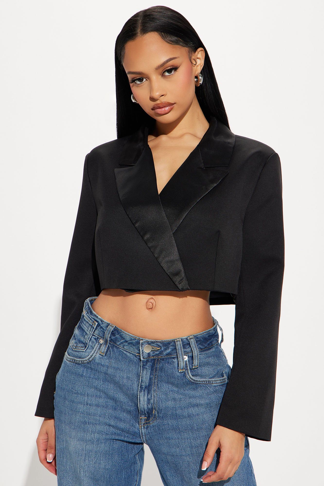 In A Meeting Cropped Blazer - Black sold by Fashion Nova