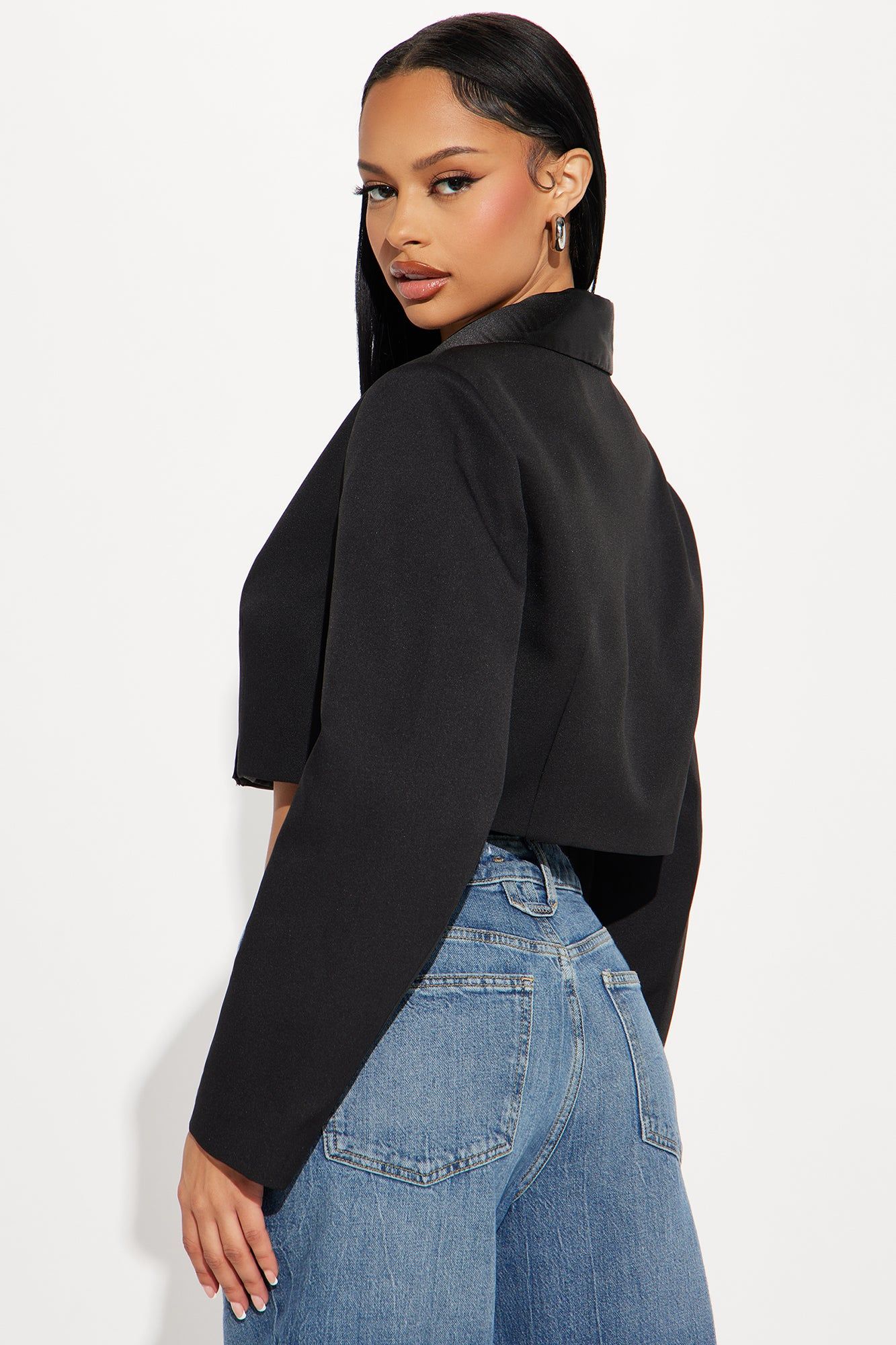 In A Meeting Cropped Blazer - Black sold by Fashion Nova product image thumbnail 3