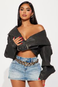 Statement Chain Belt - Gold sold by Fashion Nova