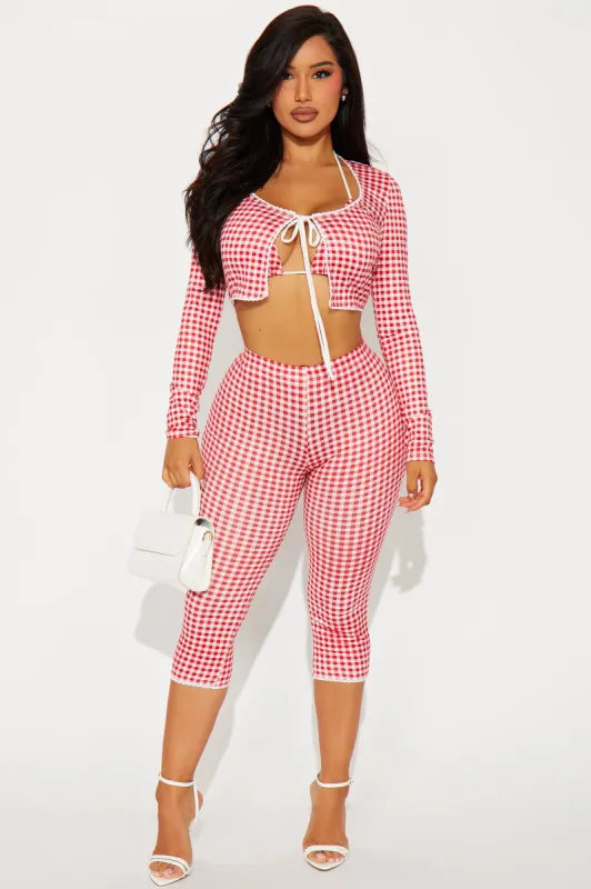 Sweet Talking Gingham Capri Legging - Red/White sold by Fashion Nova