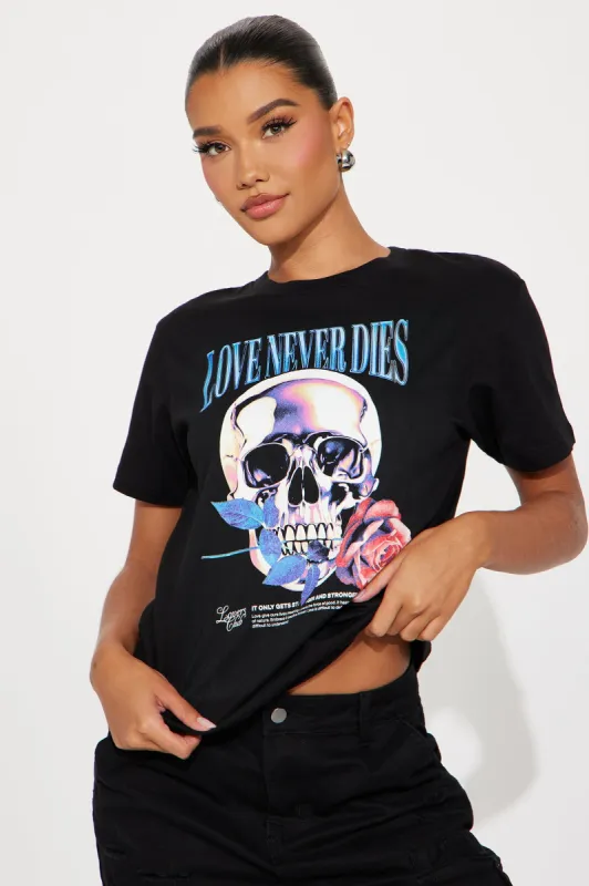 Chrome Skull and Rose Graphic Tee - Black sold by Fashion Nova