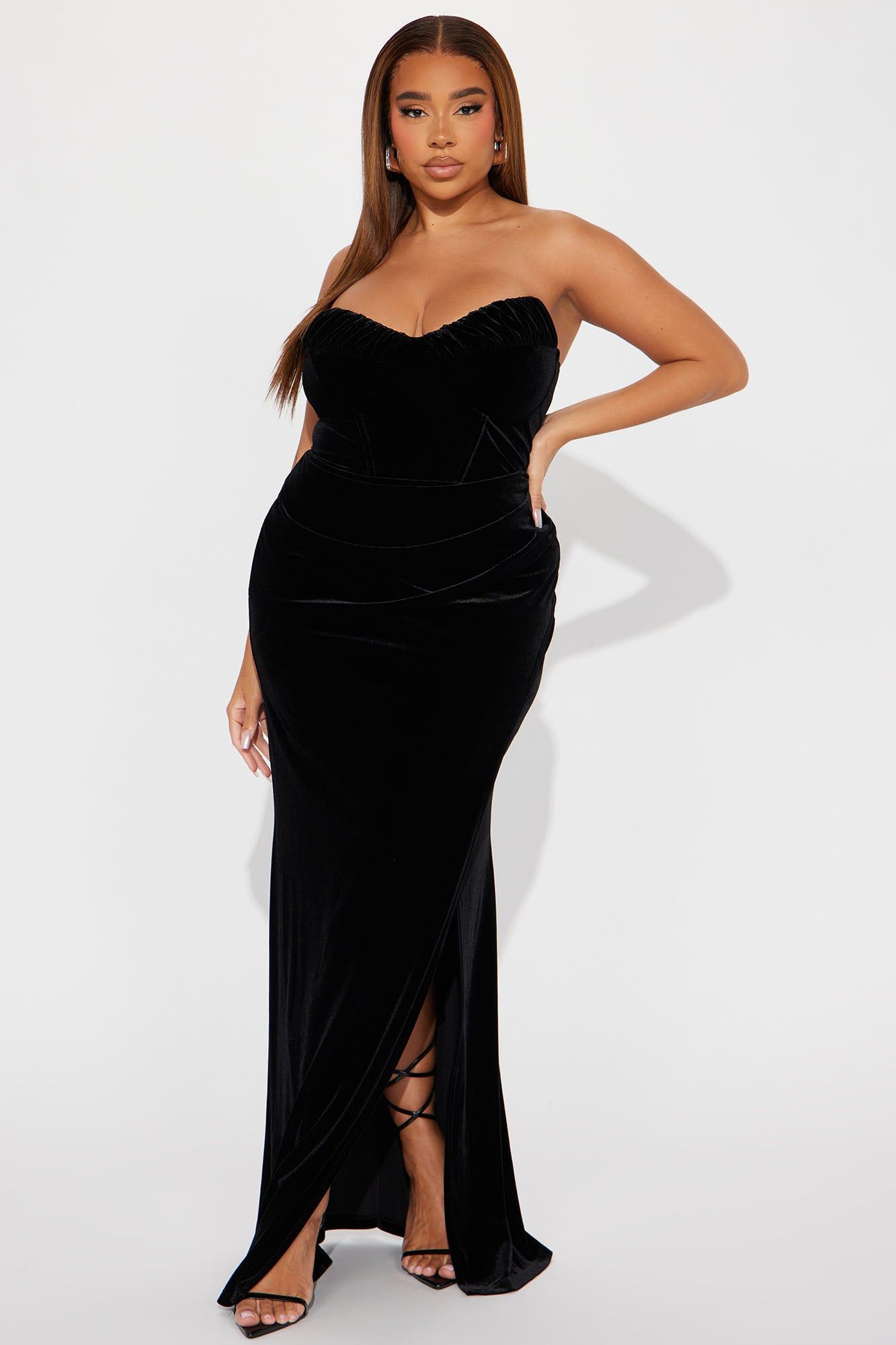 Cassie Velvet Gown - Black sold by Fashion Nova product image thumbnail 4