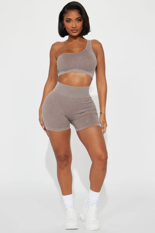 Go Getter Active Set - Brown sold by Fashion Nova