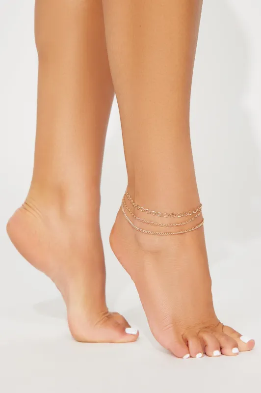Weekend In The OC Anklet - Gold sold by Fashion Nova