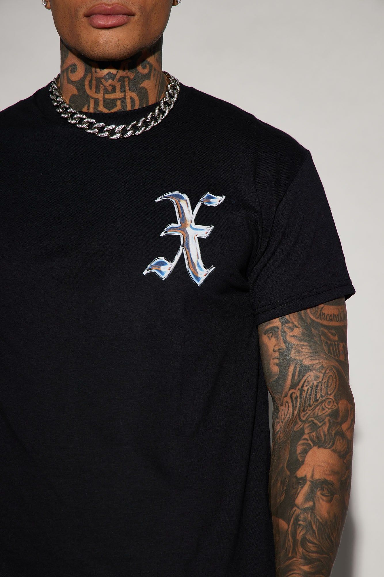 The Rose On My Back Short Sleeve Tee - Black sold by Fashion Nova product image thumbnail 3