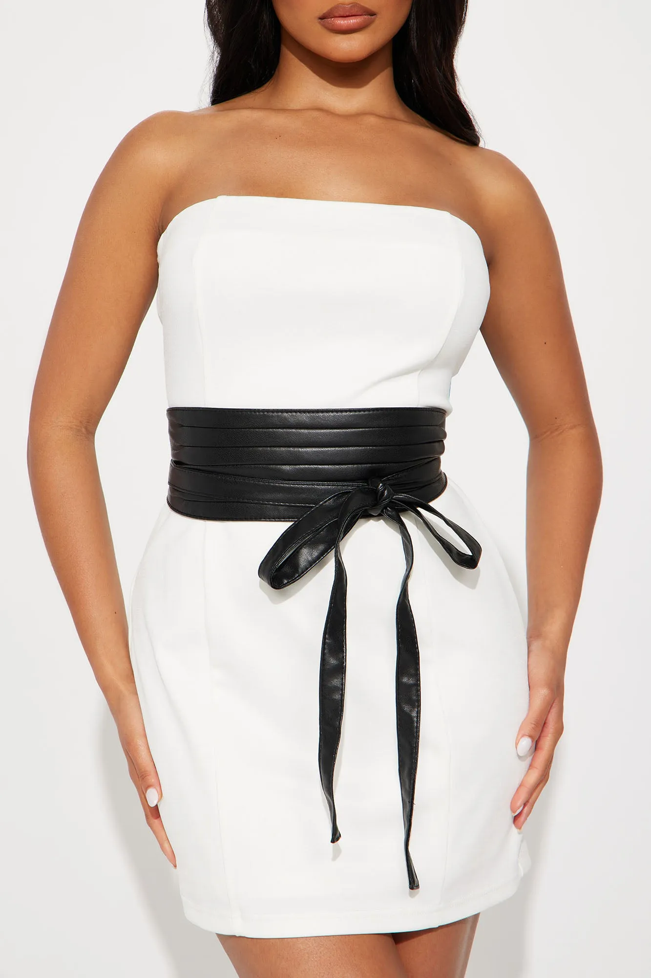 Sealed With A Bow Wide Belt - Black sold by Fashion Nova