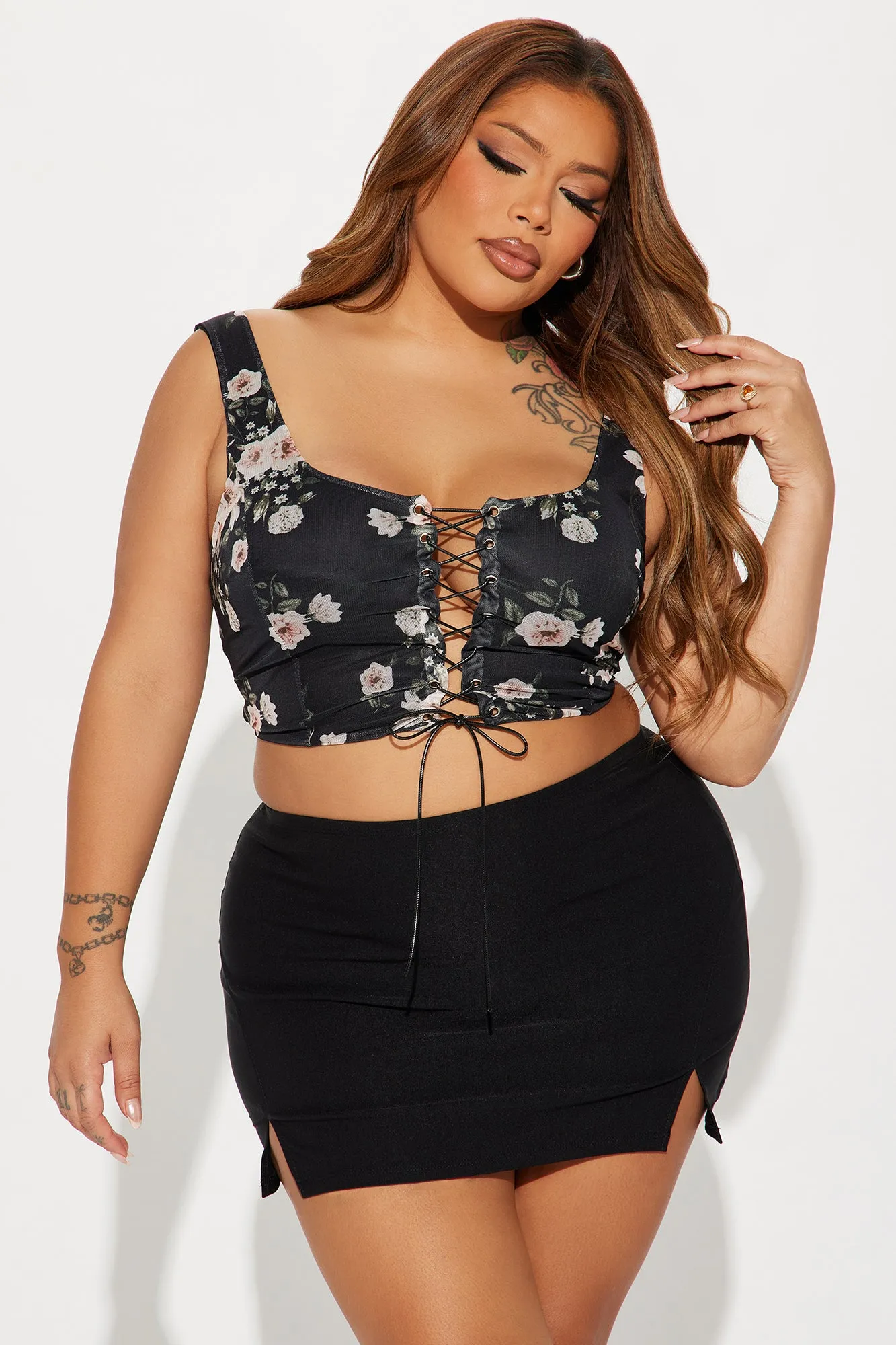 Francesca Floral Corset Top - Black sold by Fashion Nova product image thumbnail 4