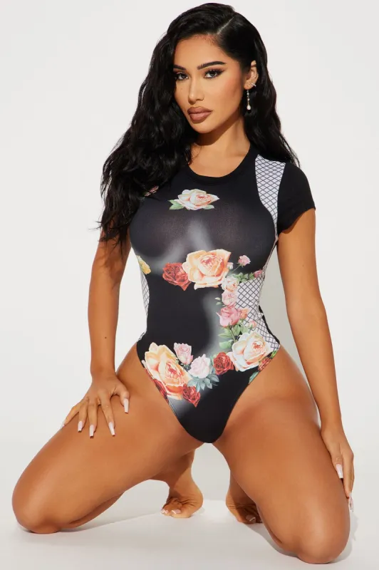 Flora Short Sleeve Bodysuit - Black/combo sold by Fashion Nova