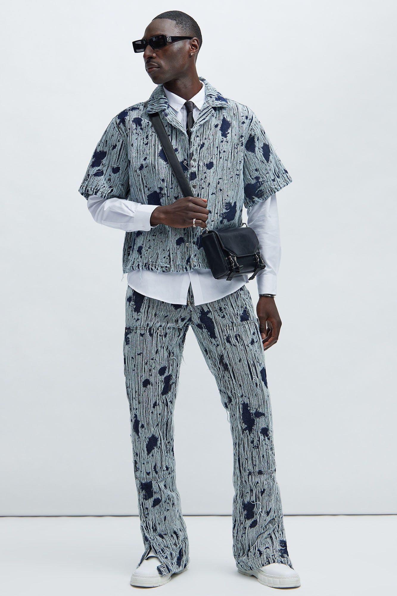 Riley Carpenter Frayed Denim Jeans - Indigo sold by Fashion Nova product image thumbnail 2