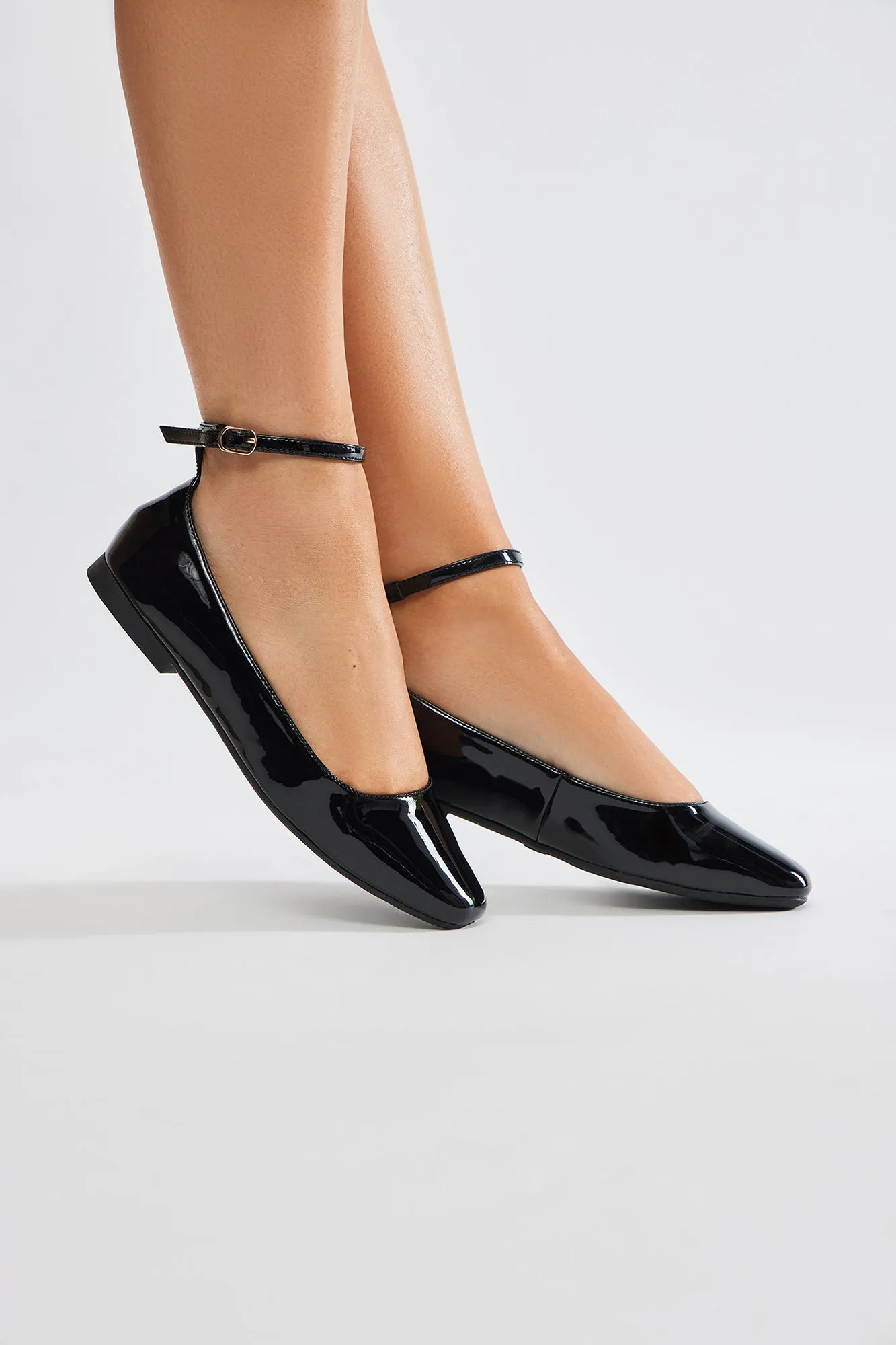 Half Of Me Flats - Black sold by Fashion Nova