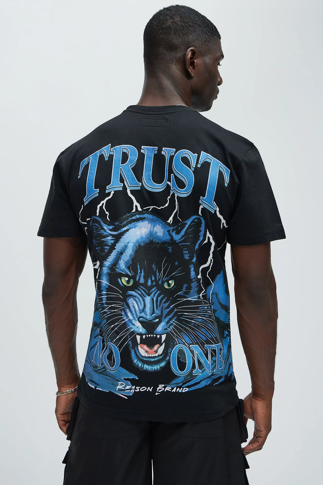 Love Everybody Trust No One Short Sleeve Tee - Black sold by Fashion Nova