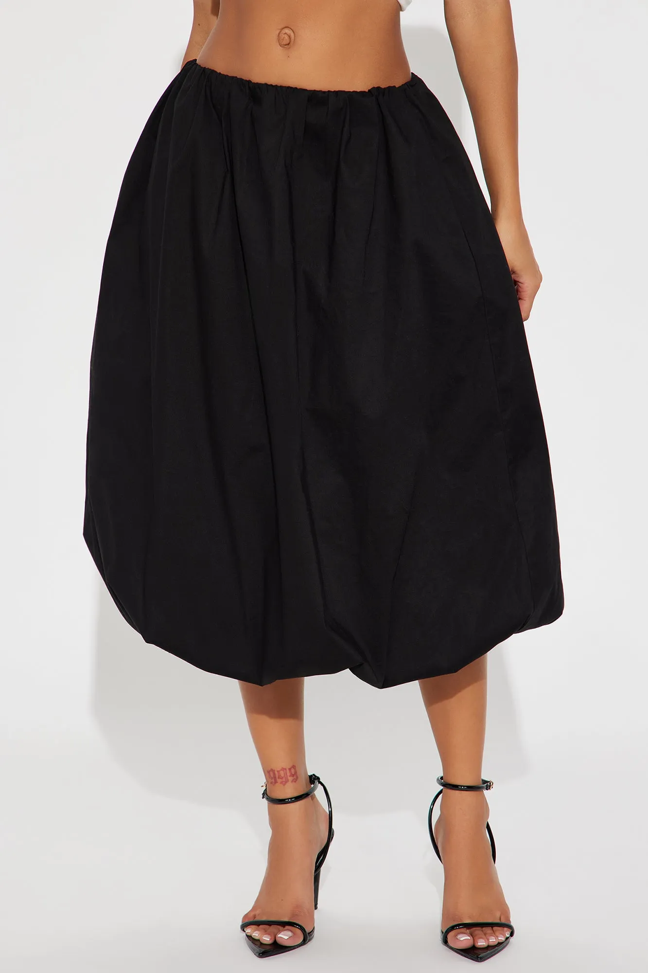 Darla Poplin Bubble Midi Skirt - Black sold by Fashion Nova product image thumbnail 2