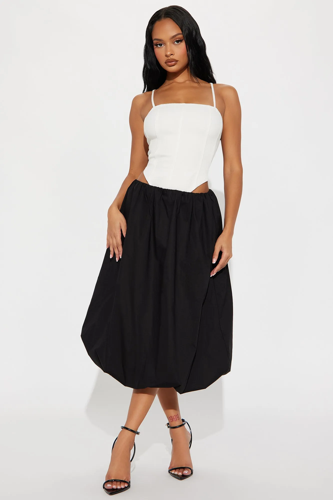 Darla Poplin Bubble Midi Skirt - Black sold by Fashion Nova