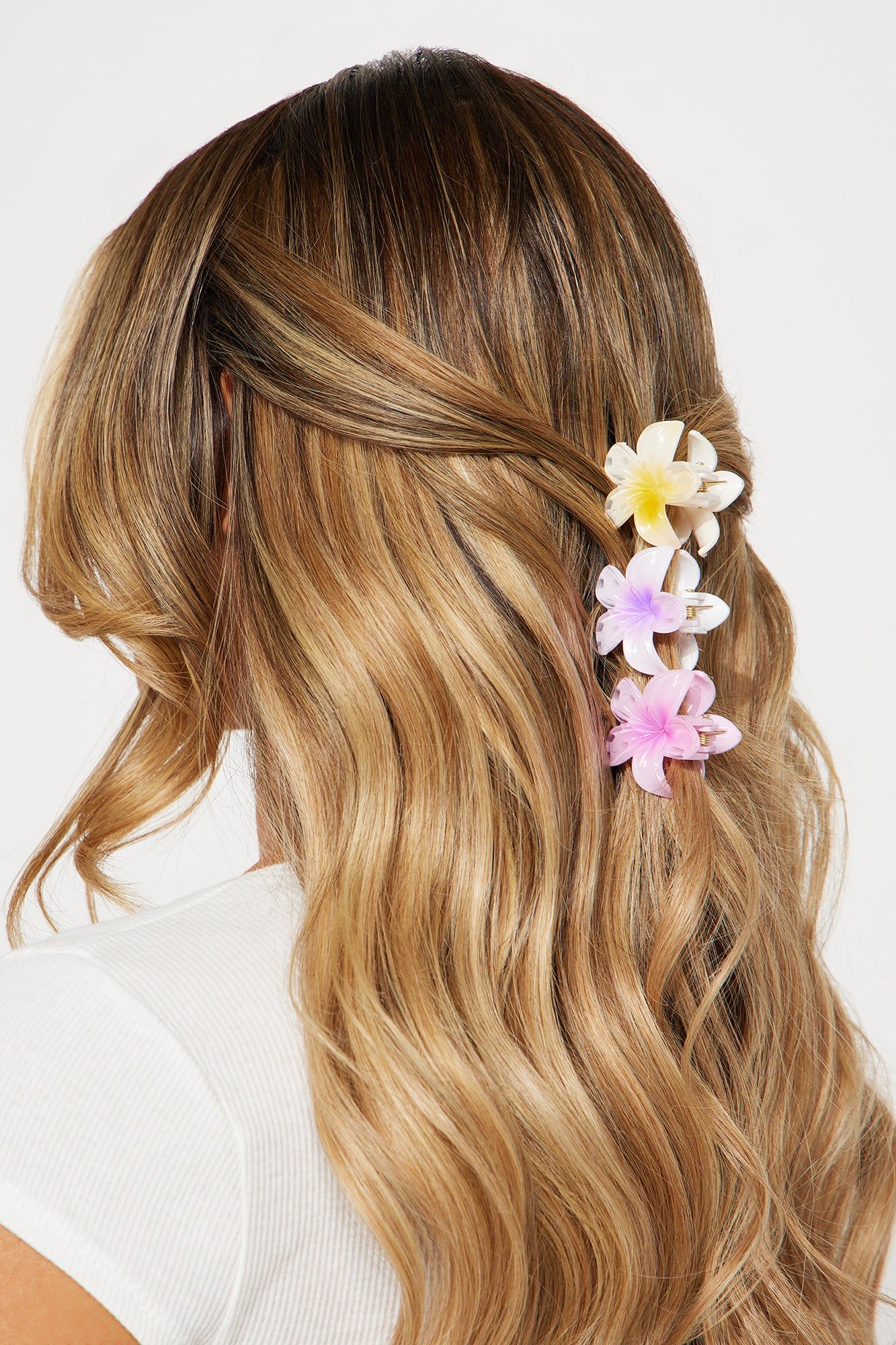 Catch A Wave 3 Piece Claw Clip Set - Multi Color sold by Fashion Nova