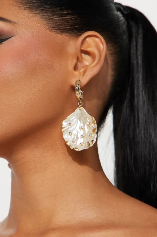 Tulum Tango Earrings - White/Gold sold by Fashion Nova