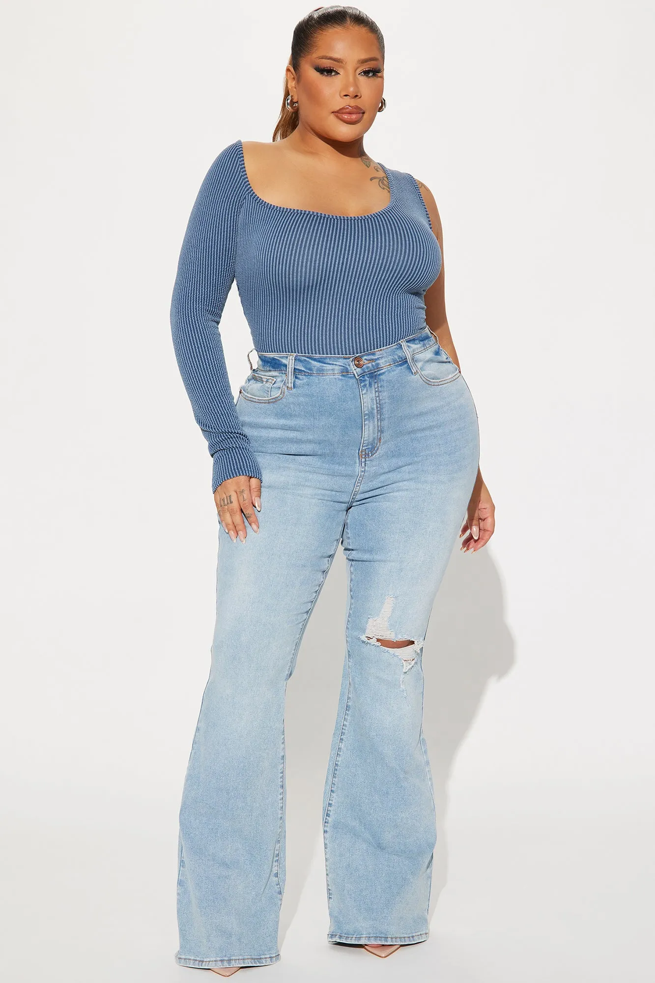 It's Apparent Stretch Flare Jeans - Medium Wash sold by Fashion Nova product image thumbnail 4