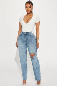 Catching Your Eye Stretch Straight Leg Jeans - Light Wash sold by Fashion Nova