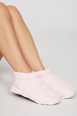 Staying Indoors Slippers - Pink made by Fashion Nova