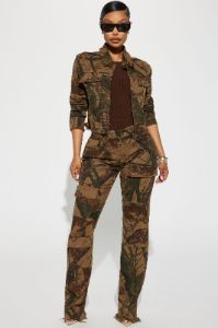 In The Wild Camo Stretch Cargo Jeans - Camouflage sold by Fashion Nova