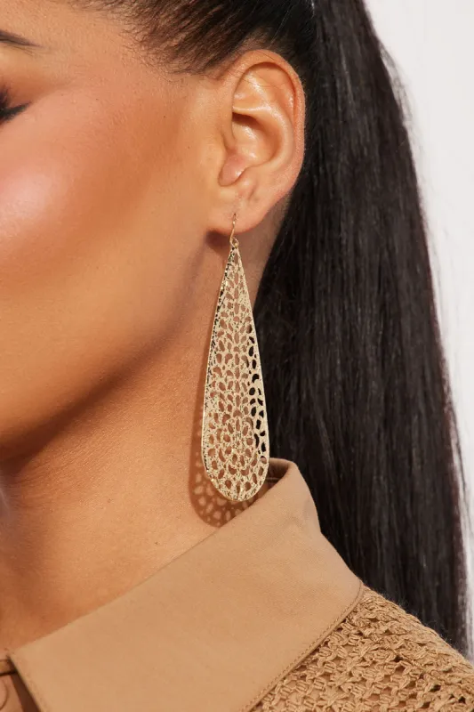 Clear The Water Earrings - Gold sold by Fashion Nova