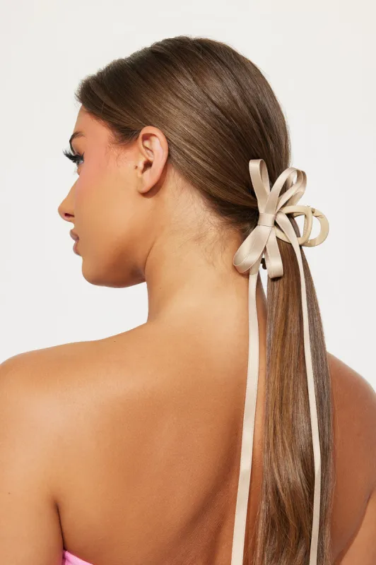 Sweet Girl Bow 2 Piece Claw Clip Set - Nude/combo sold by Fashion Nova