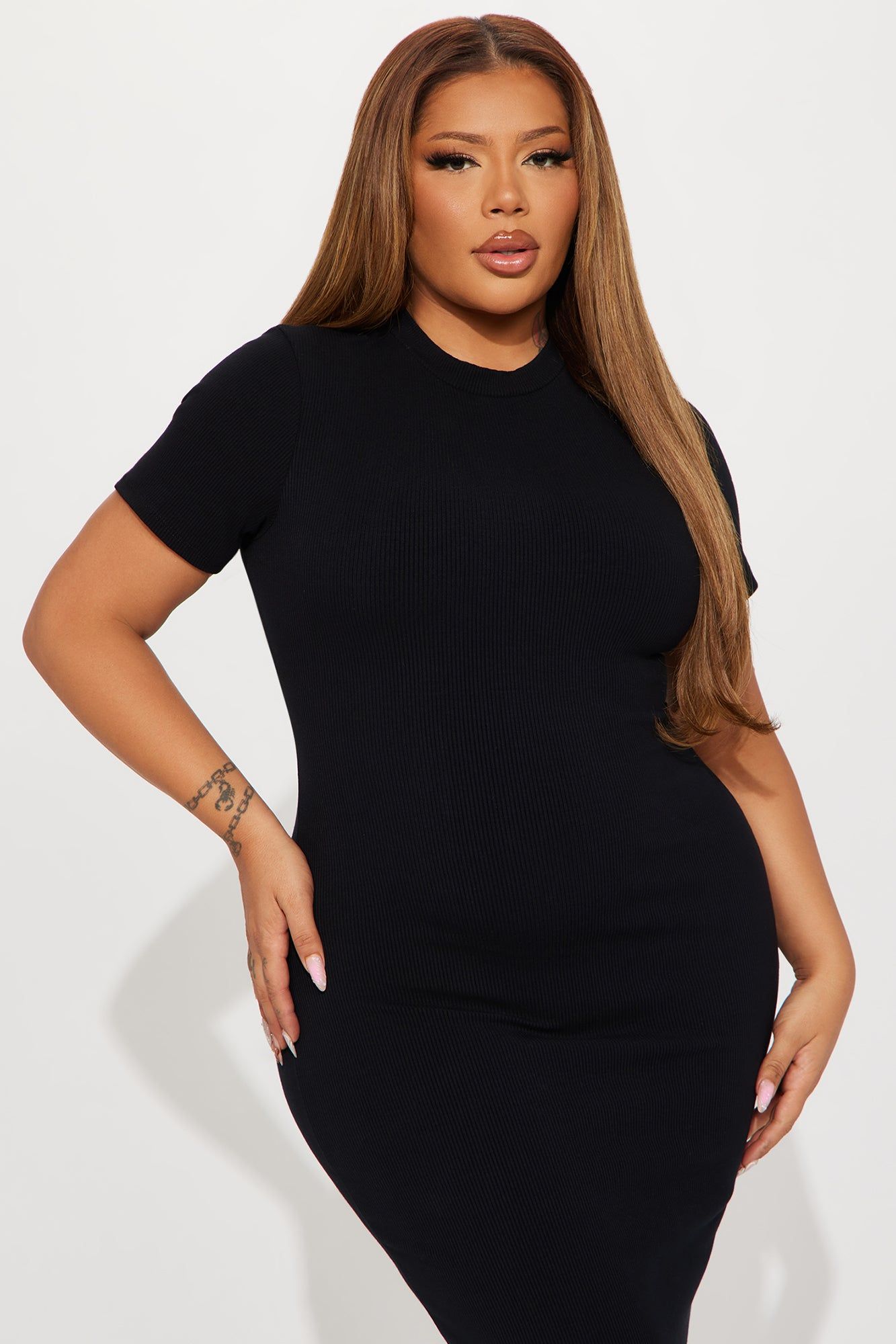 Cora Snatched Maxi Dress - Black sold by Fashion Nova product image thumbnail 5