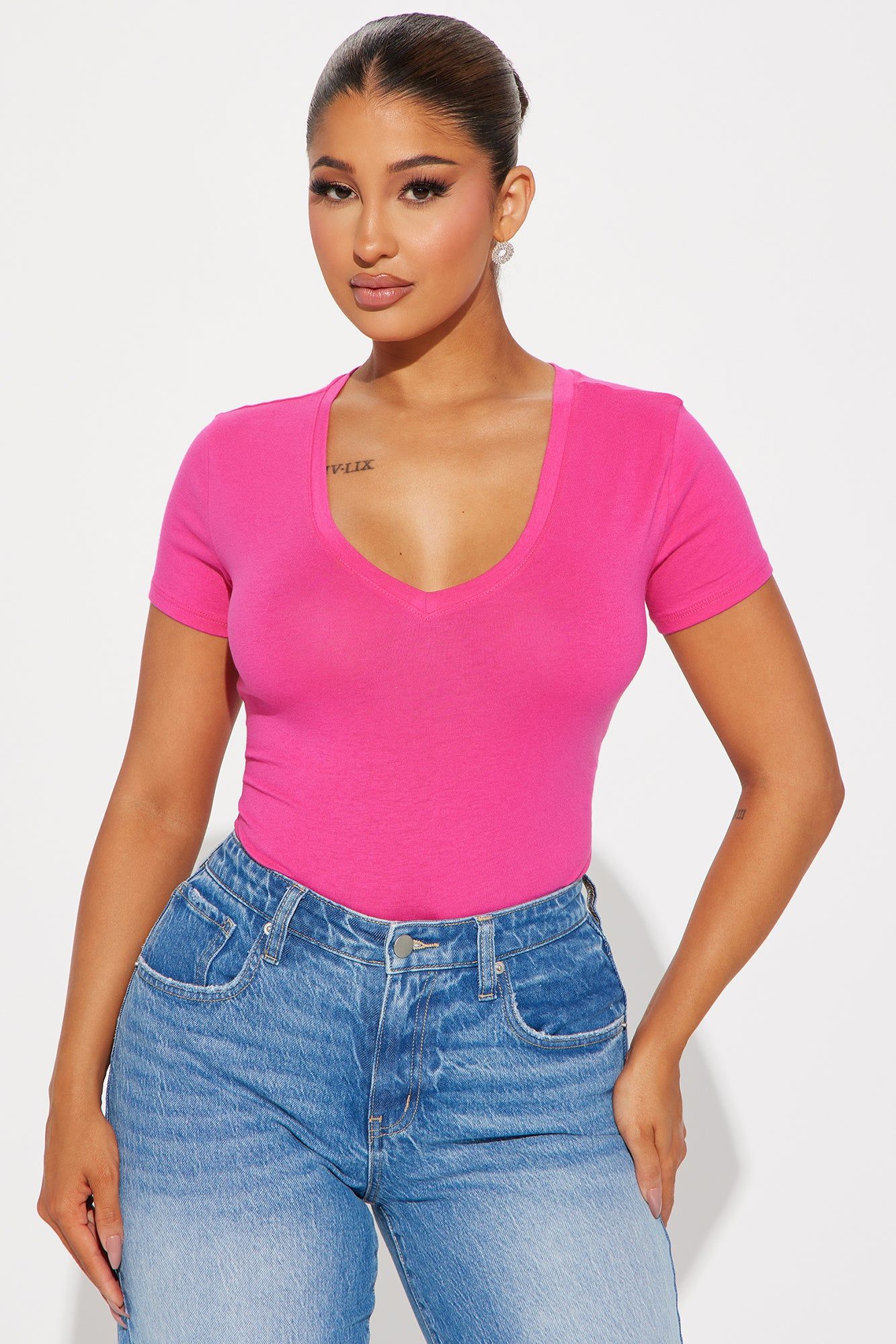 Cassie Fitted V-Neck Tee - Fuchsia sold by Fashion Nova