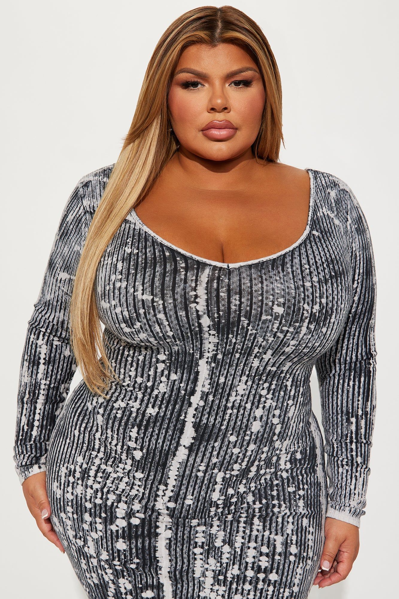 Rebecca Printed Midi Dress - Black/White sold by Fashion Nova product image thumbnail 5