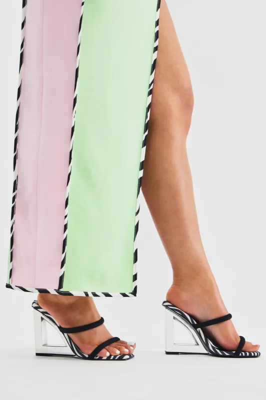 Kaylah Wedges - Black/White sold by Fashion Nova