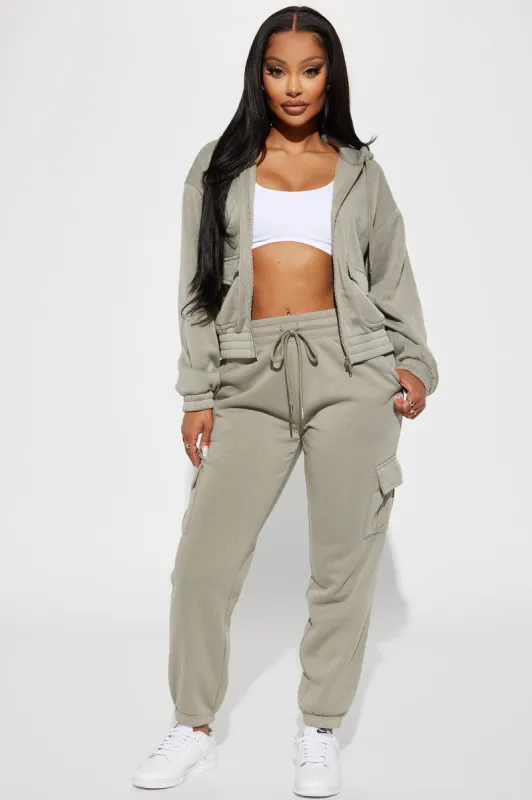 Ciara Fleece Cargo Lounge Jogger - Olive sold by Fashion Nova