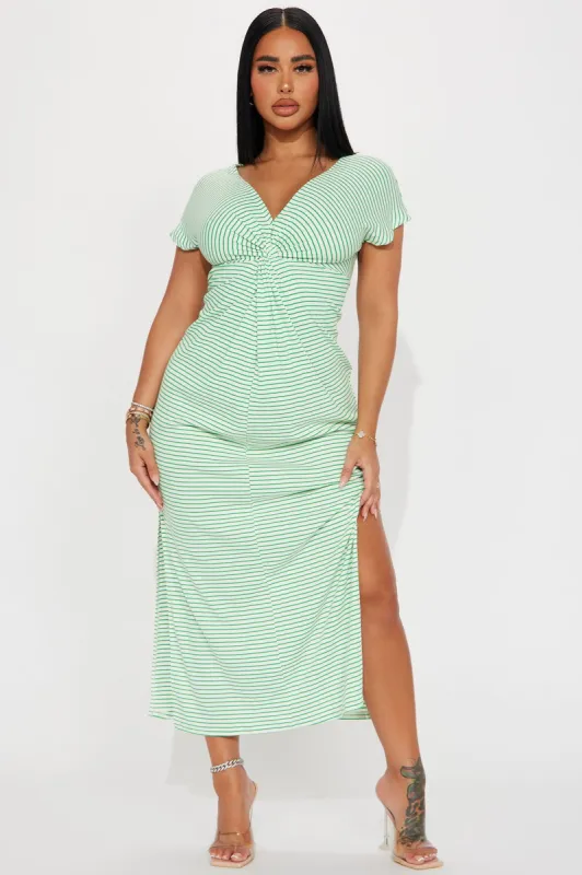 Megan Twist Front Maxi Dress - Green/combo made by Fashion Nova