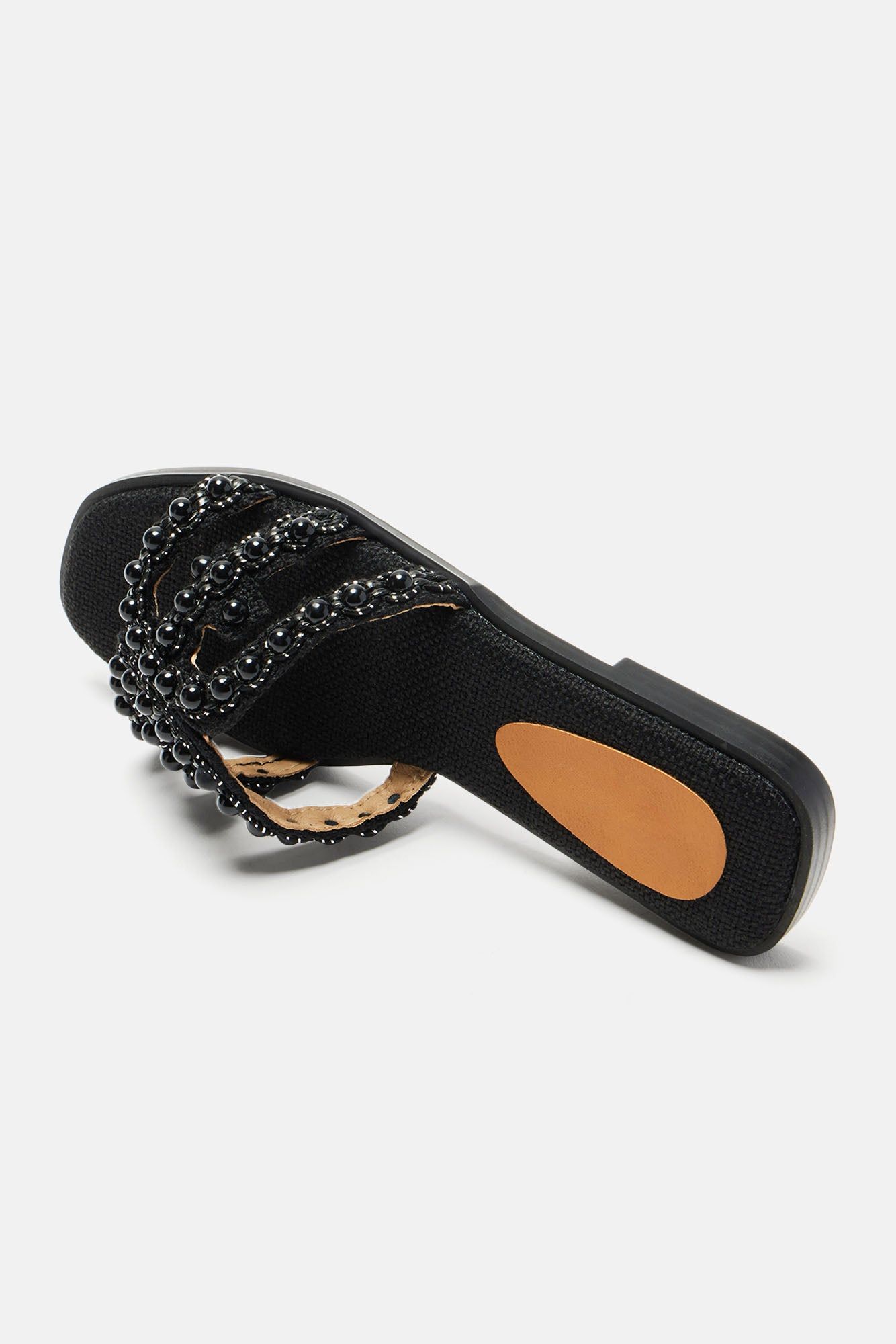 Cynthia Flat Sandals - Black sold by Fashion Nova