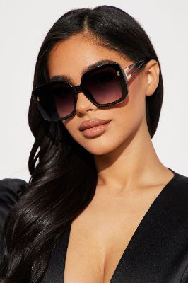 We Have A Deal Sunglasses - Black made by Fashion Nova