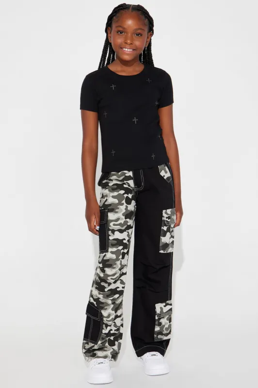 Mini Born Ready Colorblock Cargo Jeans - Camouflage sold by Fashion Nova