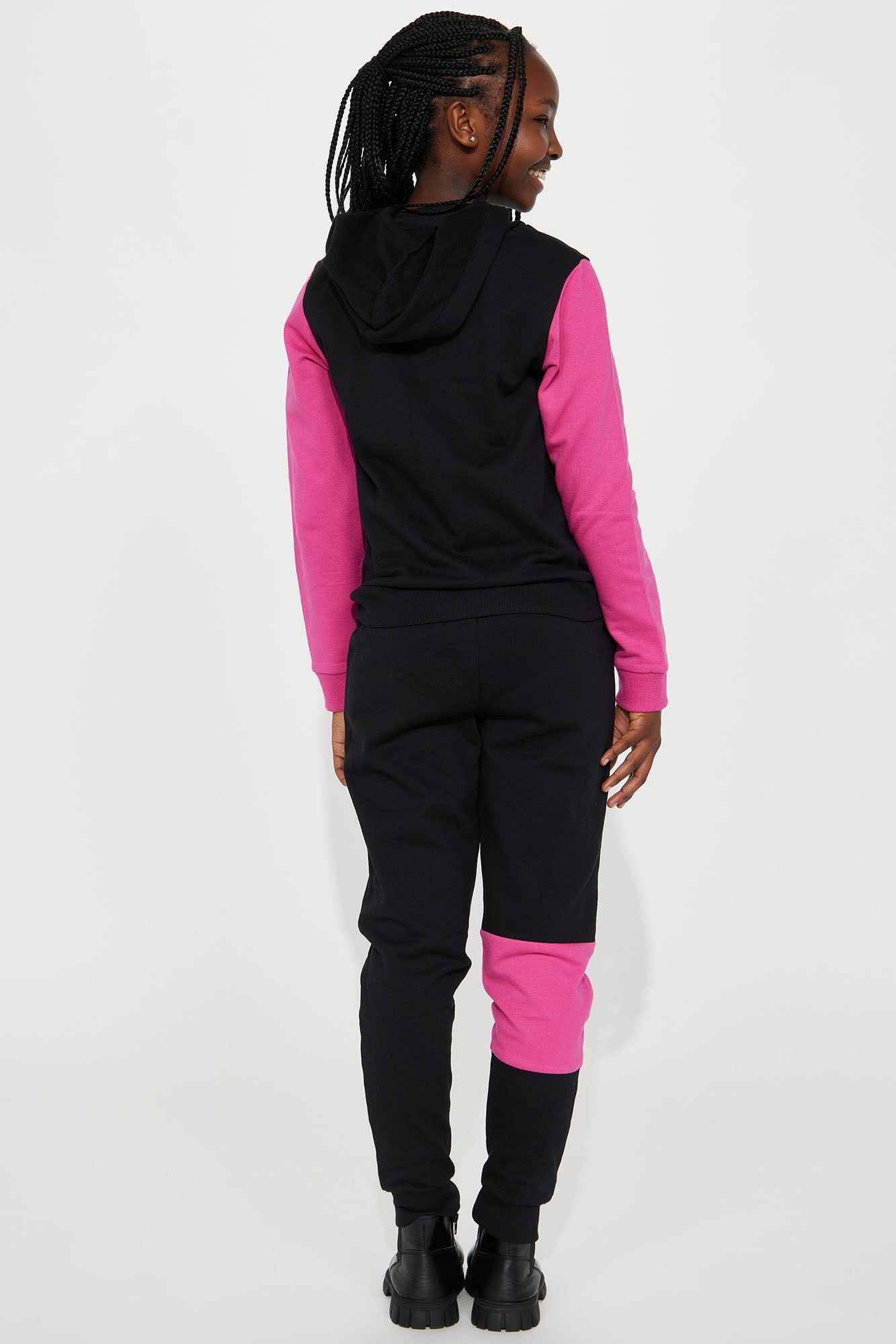 Mini Baby Girl Colorblock Fleece Jogger Set - Black/Pink sold by Fashion Nova product image thumbnail 4