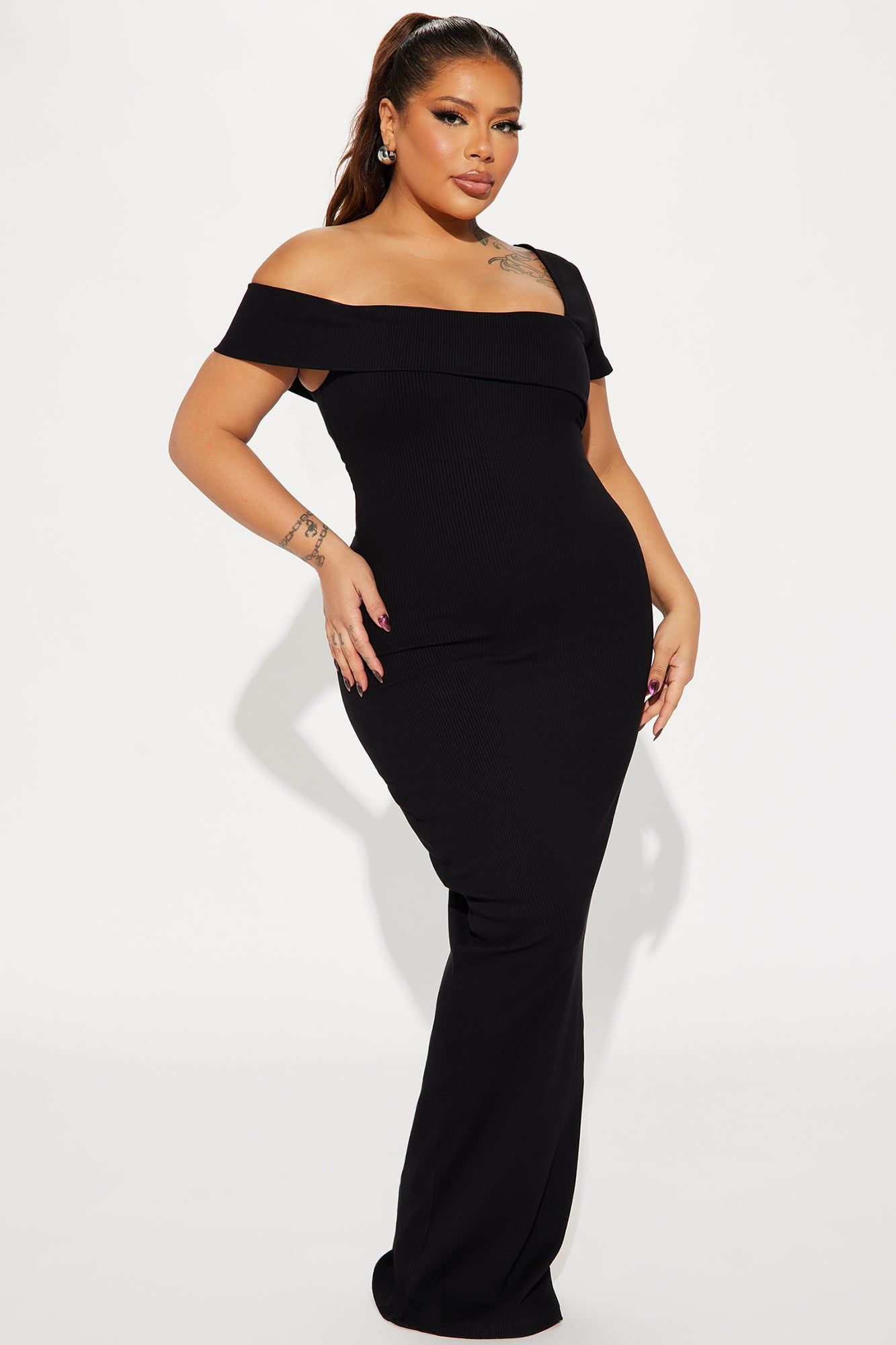 Skye Snatched Maxi Dress - Black sold by Fashion Nova product image thumbnail 4