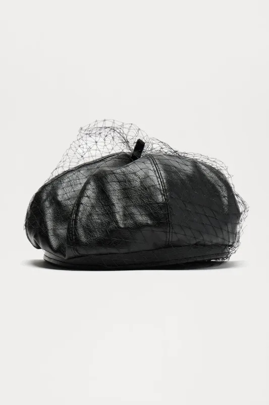 Baddie On The Block Beret - Black sold by Fashion Nova