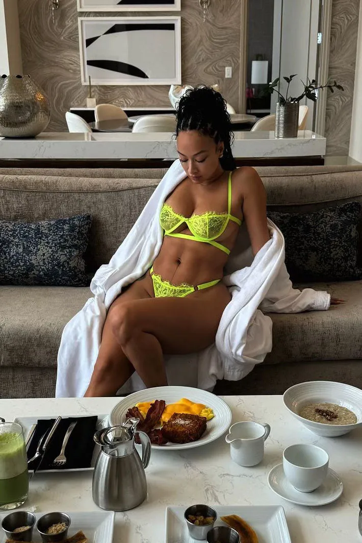 First Date Lace Bra And Panty Set - Neon Yellow sold by Fashion Nova