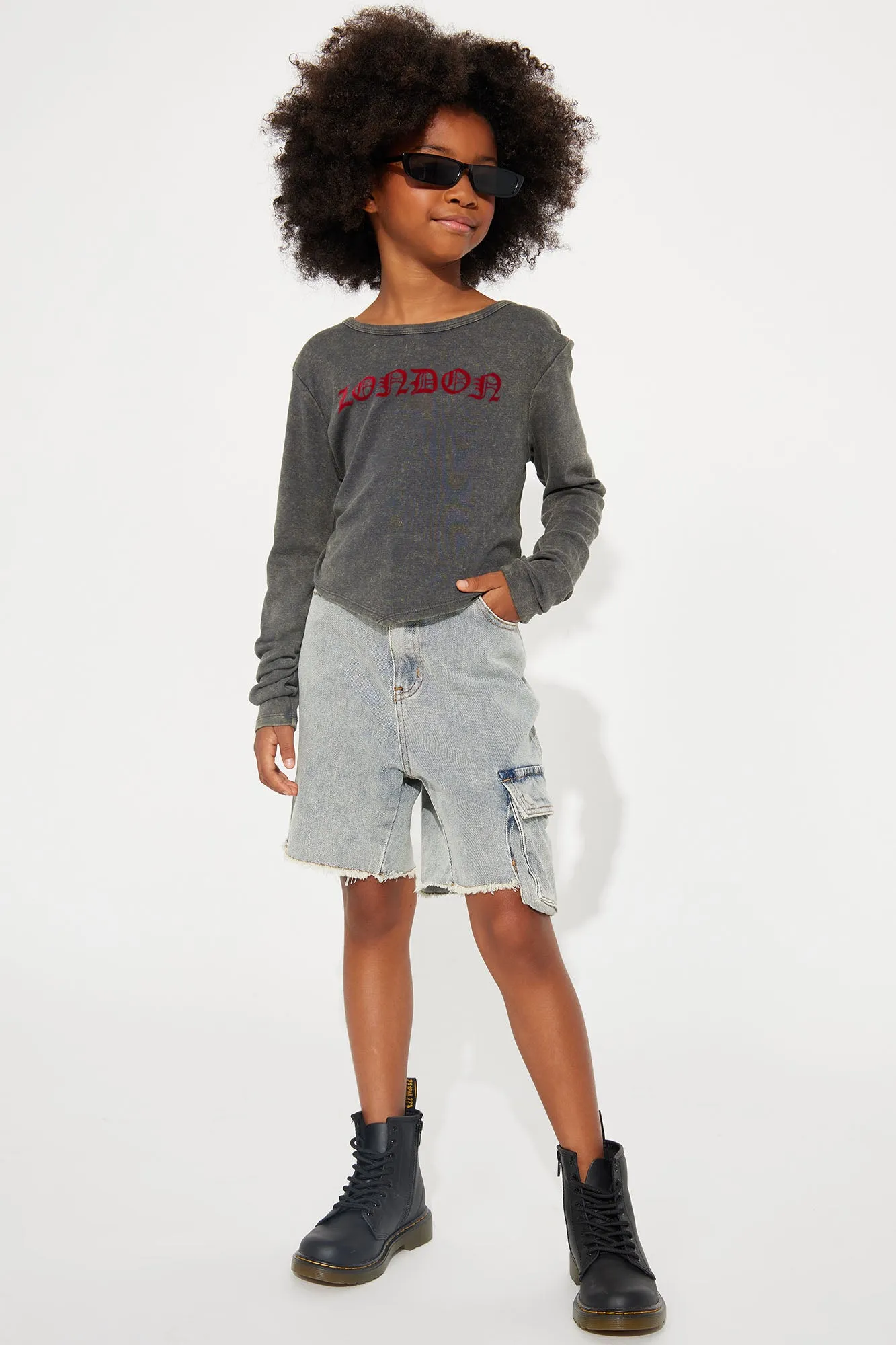 Mini Reppin London Tee - Charcoal sold by Fashion Nova product image thumbnail 2