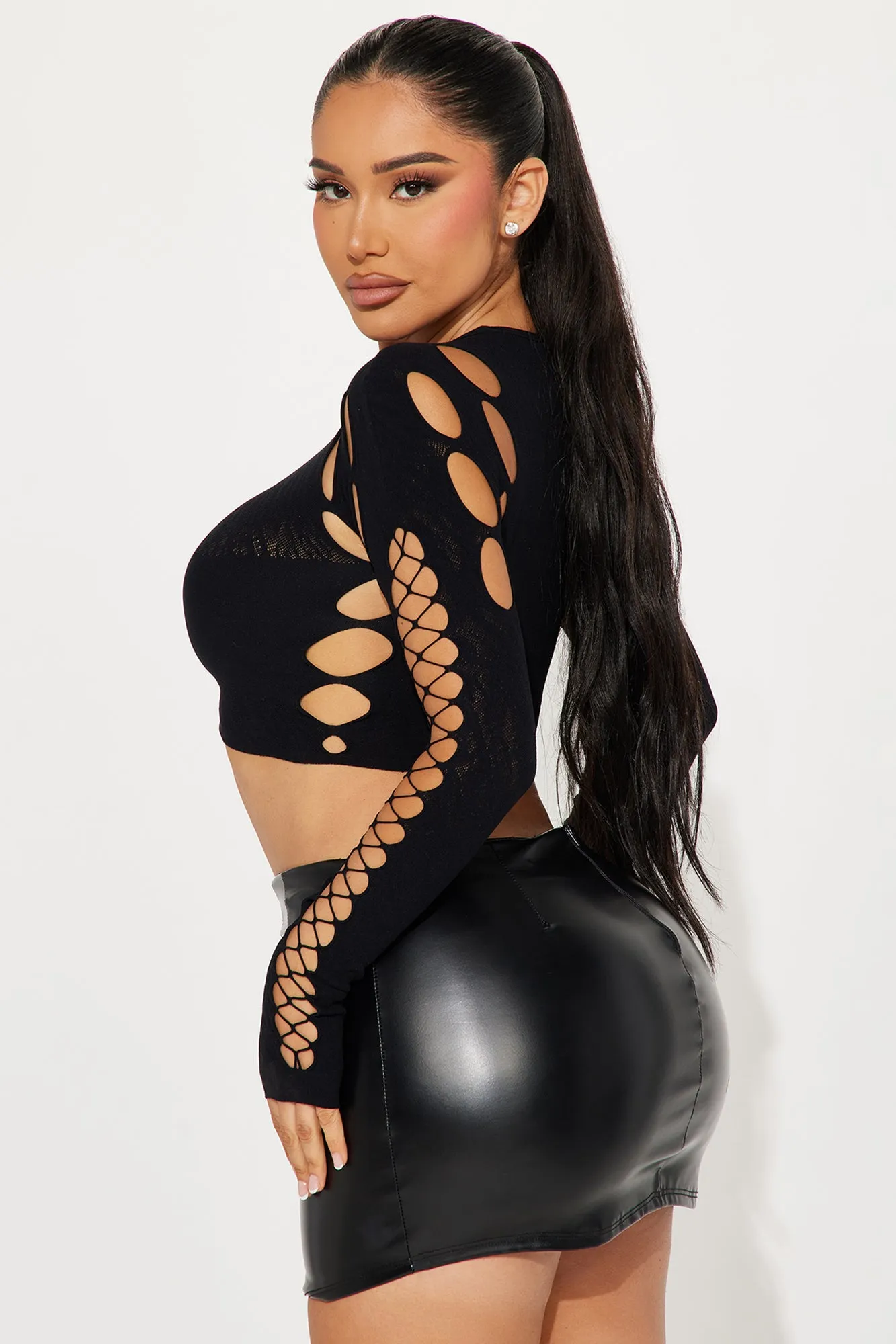 So Seamless Cut Out Top - Black sold by Fashion Nova product image thumbnail 3