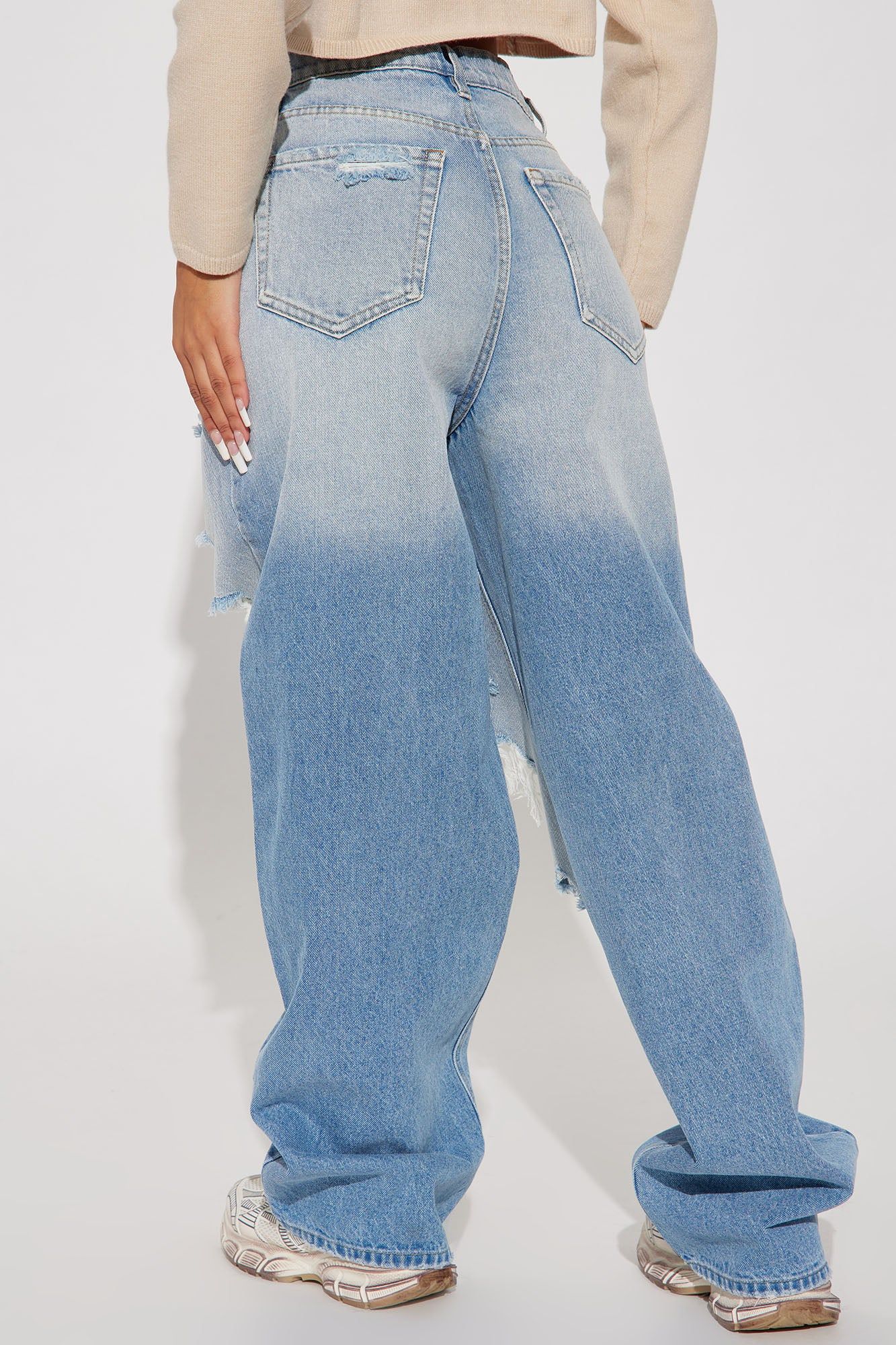On Trend 90's Baggy Jeans - Light Wash sold by Fashion Nova product image thumbnail 4