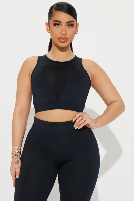Power Punch Elevate Sports Bra - Black sold by Fashion Nova