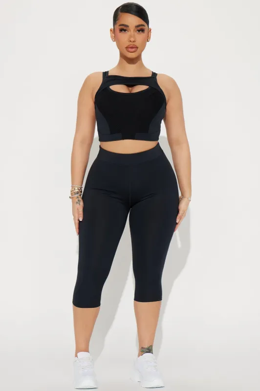 Power Punch Elevate Active Capri - Black sold by Fashion Nova